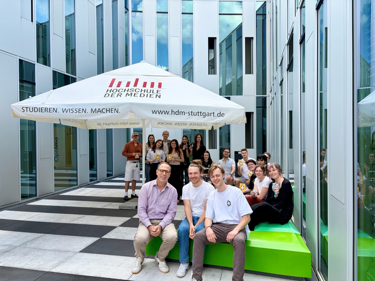 Projektteam von Garden Ink mit Stefan Rohrbach auf dem Campus der Hochschule der Medien